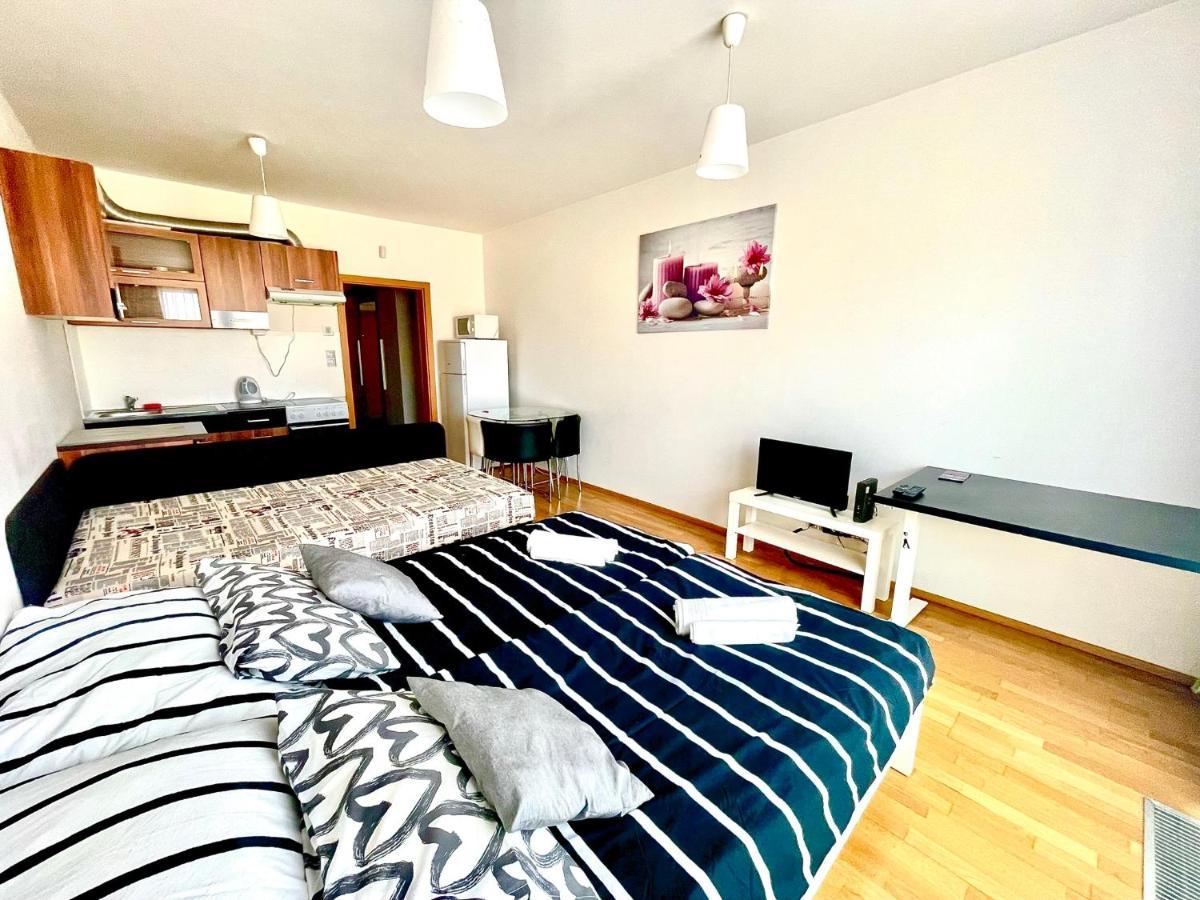 Centrum Park Apartment ปราก ภายนอก รูปภาพ